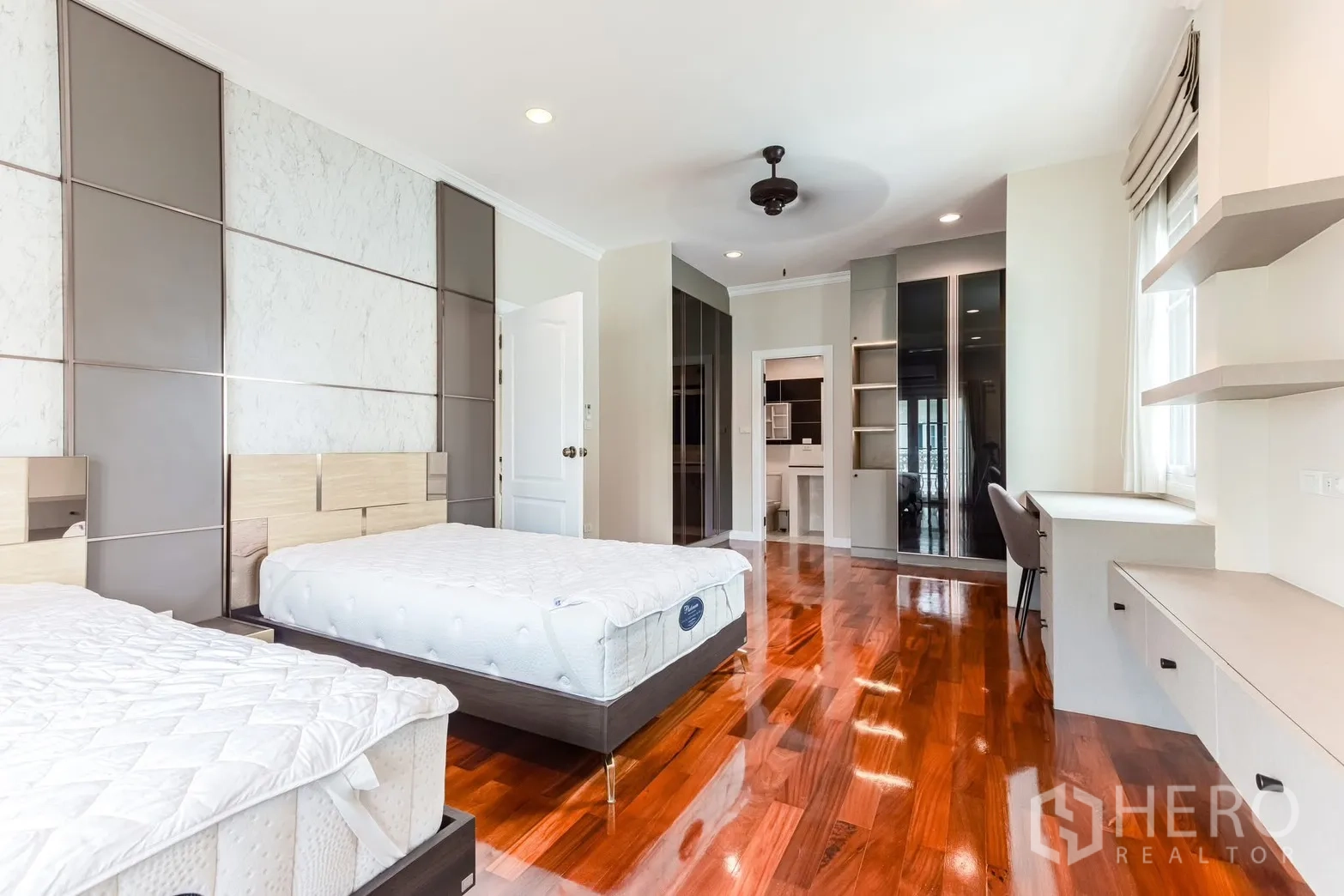 Property Image #19 for property HRE00304