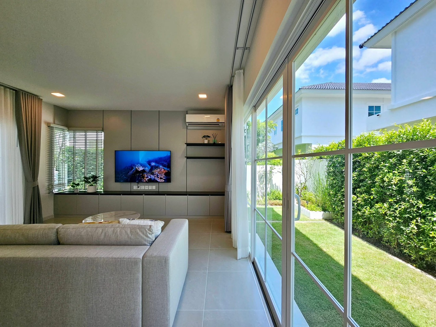 Property Image #16 for property HRE00062