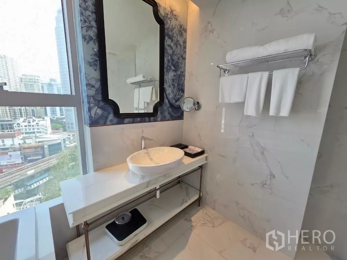 คอนโด ให้เช่า - เครื่องซักผ้าและอบผ้าแบบซ้อนตู้ บิลท์อินข้างอ่างล้างจานครัว