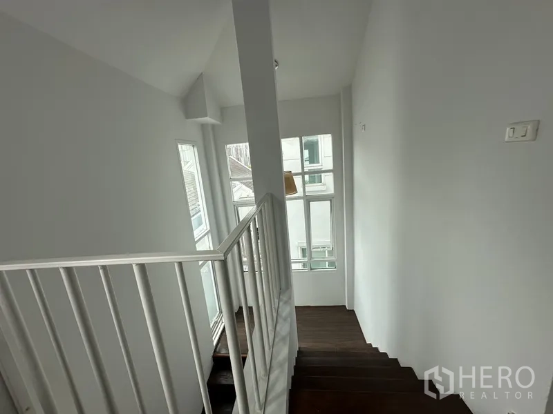 Property Image #14 for property HRE00319