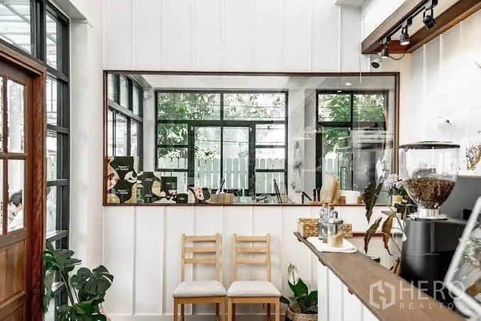 Property Image #1 for property HRE00231