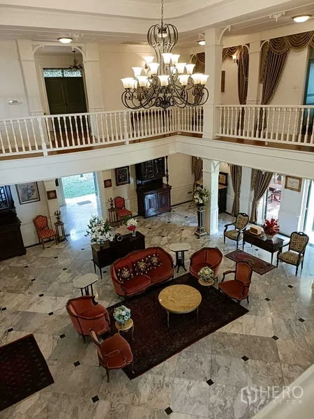 Detached House for rent or sale in Krathum Baen, Samut Sakhon - View from the gallery overlooking the chandelier and seating area below.