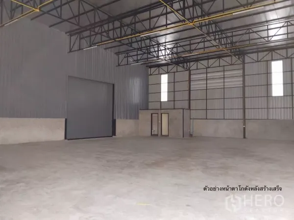 คลังสินค้า ให้เช่าในBang Kapi, Bangkok - ภายในโกดังเพดานสูง พื้นคอนกรีต โครงทรัสเหล็ก มีประตูโรลเลอร์และออฟฟิศย่อย