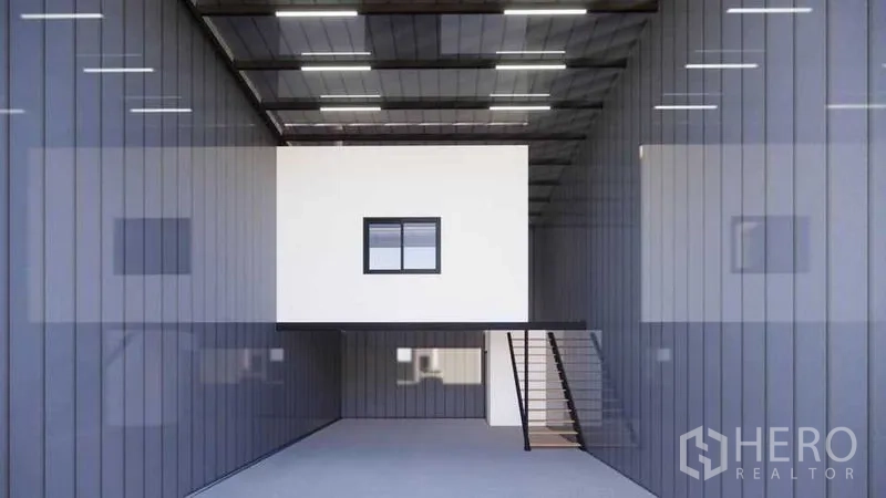 货栈 出租 - 仓库单元配白色夹层办公室、钢制楼梯与隔热屋顶板