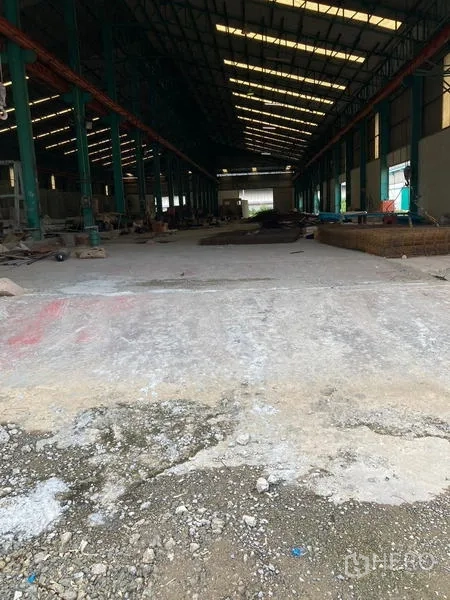 คลังสินค้า ให้เช่าในMueang Samut Sakhon, Samut Sakhon - ภายในโกดัง โครงสร้างเสาเหล็ก เพดานสูง และแผงรับแสงธรรมชาติ