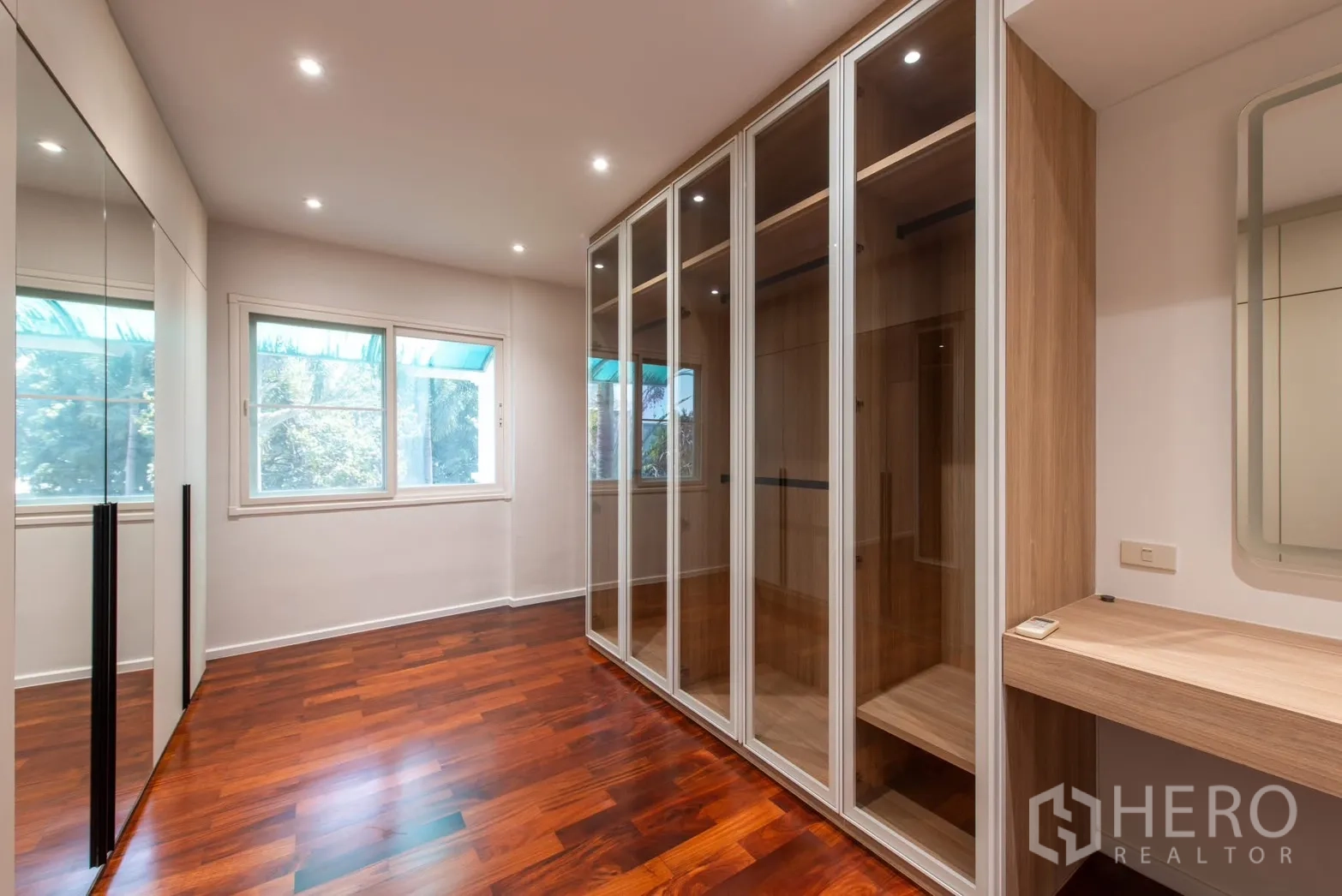 Detached House for sale in Bang Phli, Samut Prakan - Walk-in wardrobe with full-height cabinets and large windows.