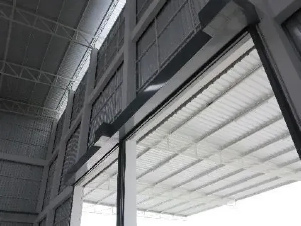 货栈 出租在Ban Bueng, Chon Buri - 高位装卸入口，带金属雨棚与天窗