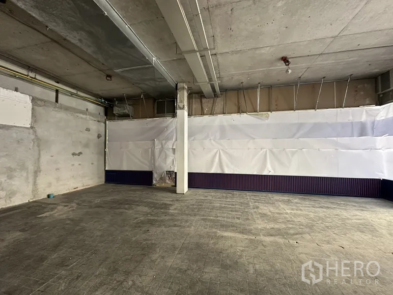 Property Image #5 for property HRE00332