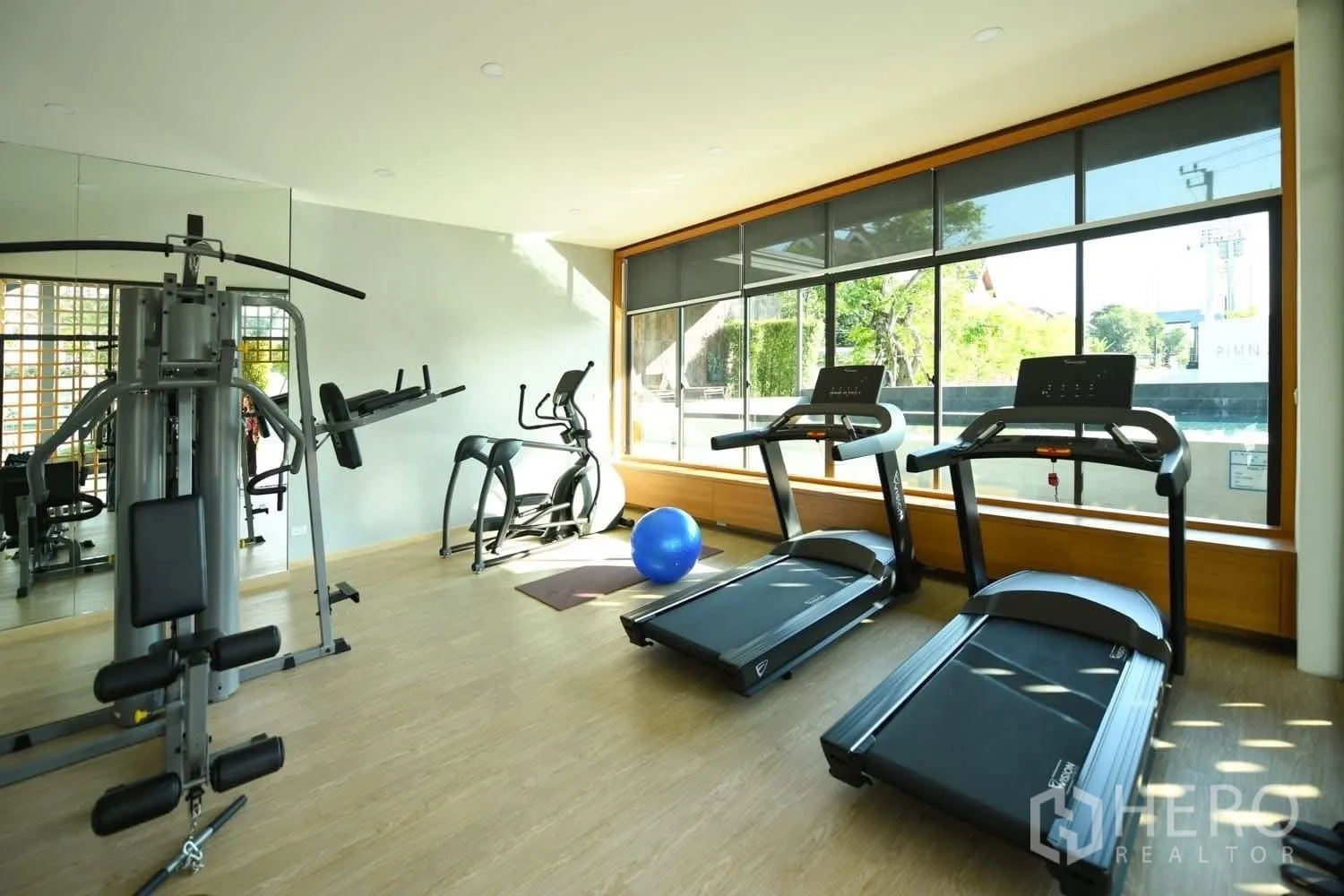 Property Image #15 for property HRE00307