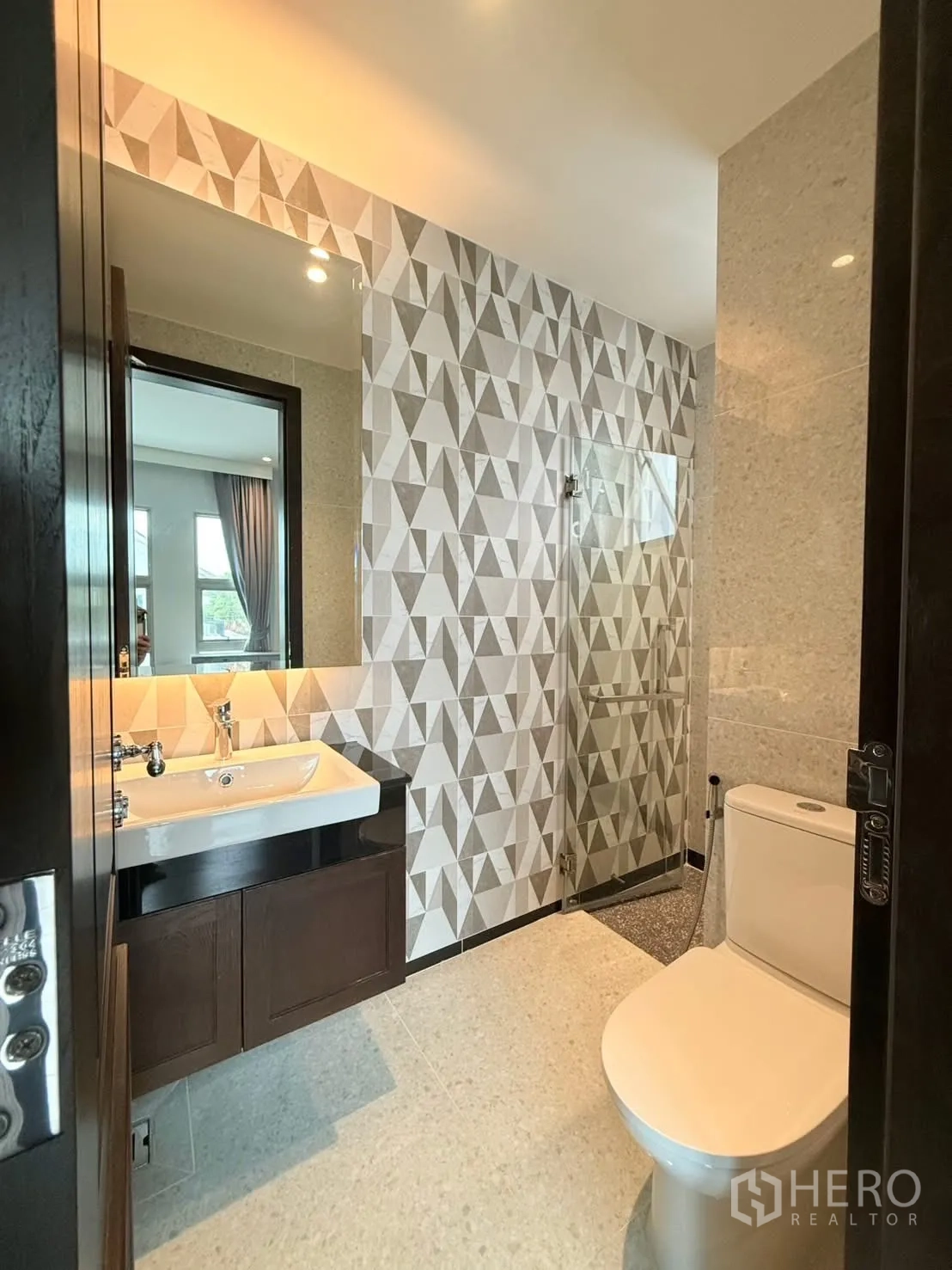 Property Image #36 for property HRE00104