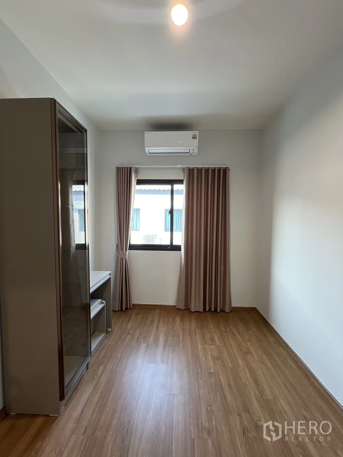 Property Image #19 for property HRE00412