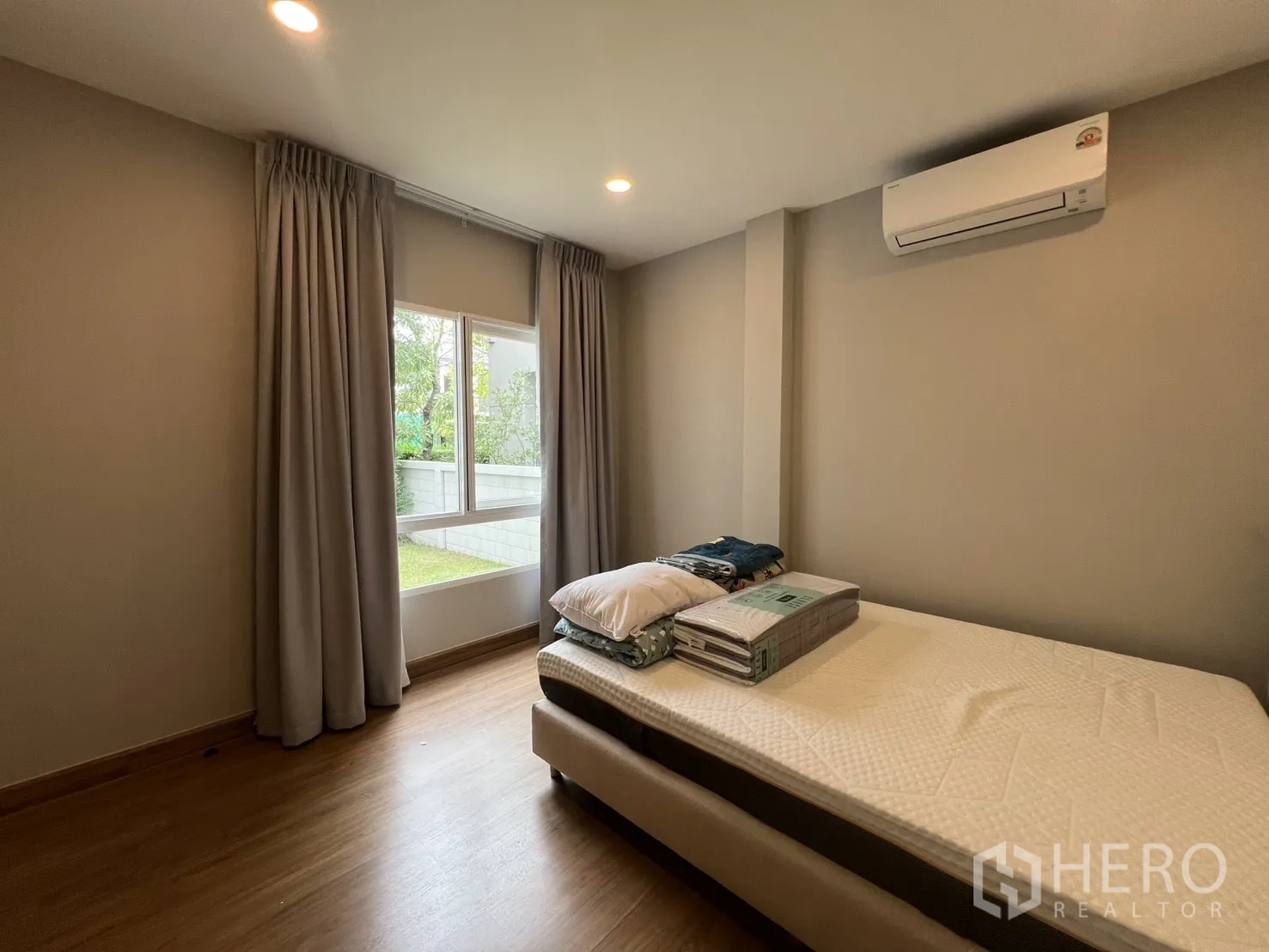 Property Image #26 for property HRE01191