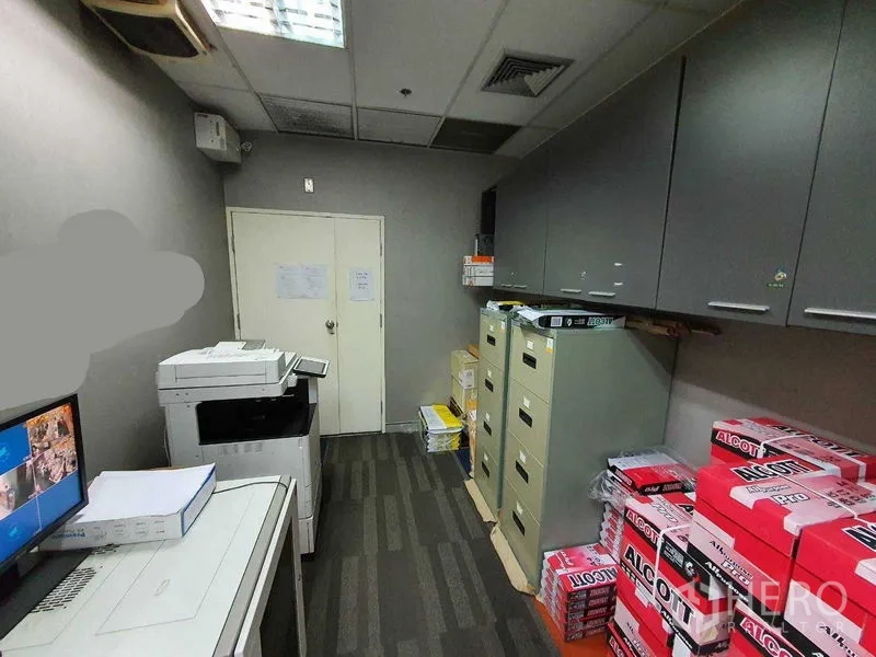สำนักงาน ให้เช่าในWatthana, Bangkok - ห้องเครื่องพิมพ์และเก็บเอกสาร พร้อมตู้เก็บของ ตู้แฟ้ม และเครื่องถ่ายเอกสาร