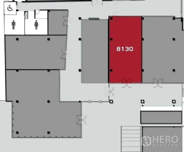 พื้นที่ขายปลีก ให้เช่าในKhlong Toei, Bangkok - ผังชั้นแสดงยูนิต 8130 ไฮไลต์สีแดง ใกล้ห้องน้ำส่วนกลาง.
