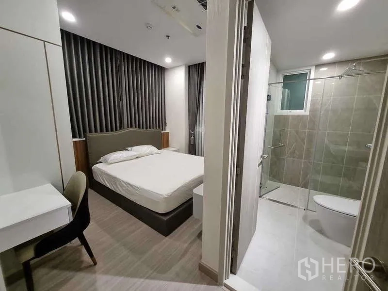 公寓 出租 - 主卧带卫浴套间，配玻璃淋浴房。