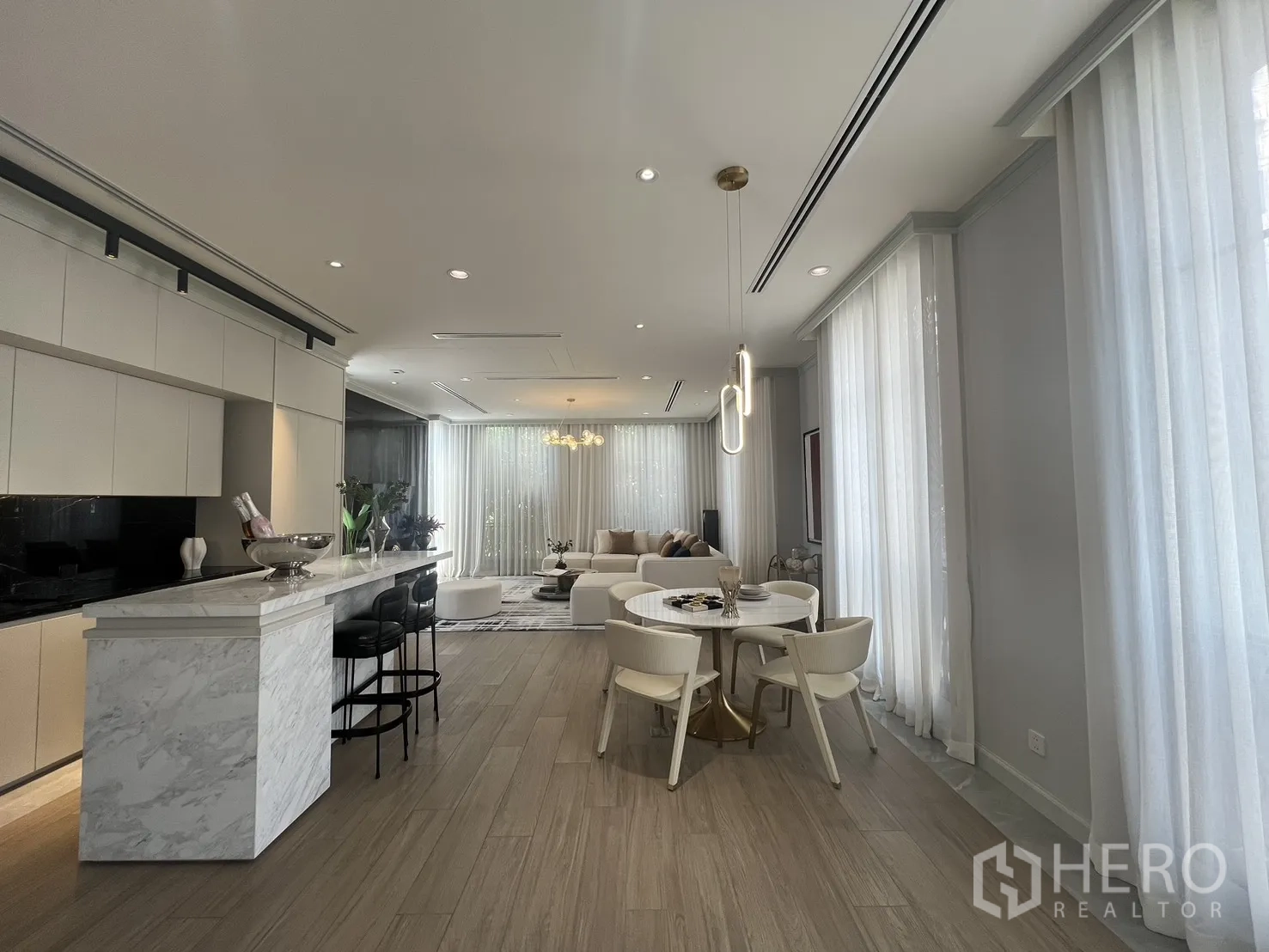 Property Image #17 for property HRE00581