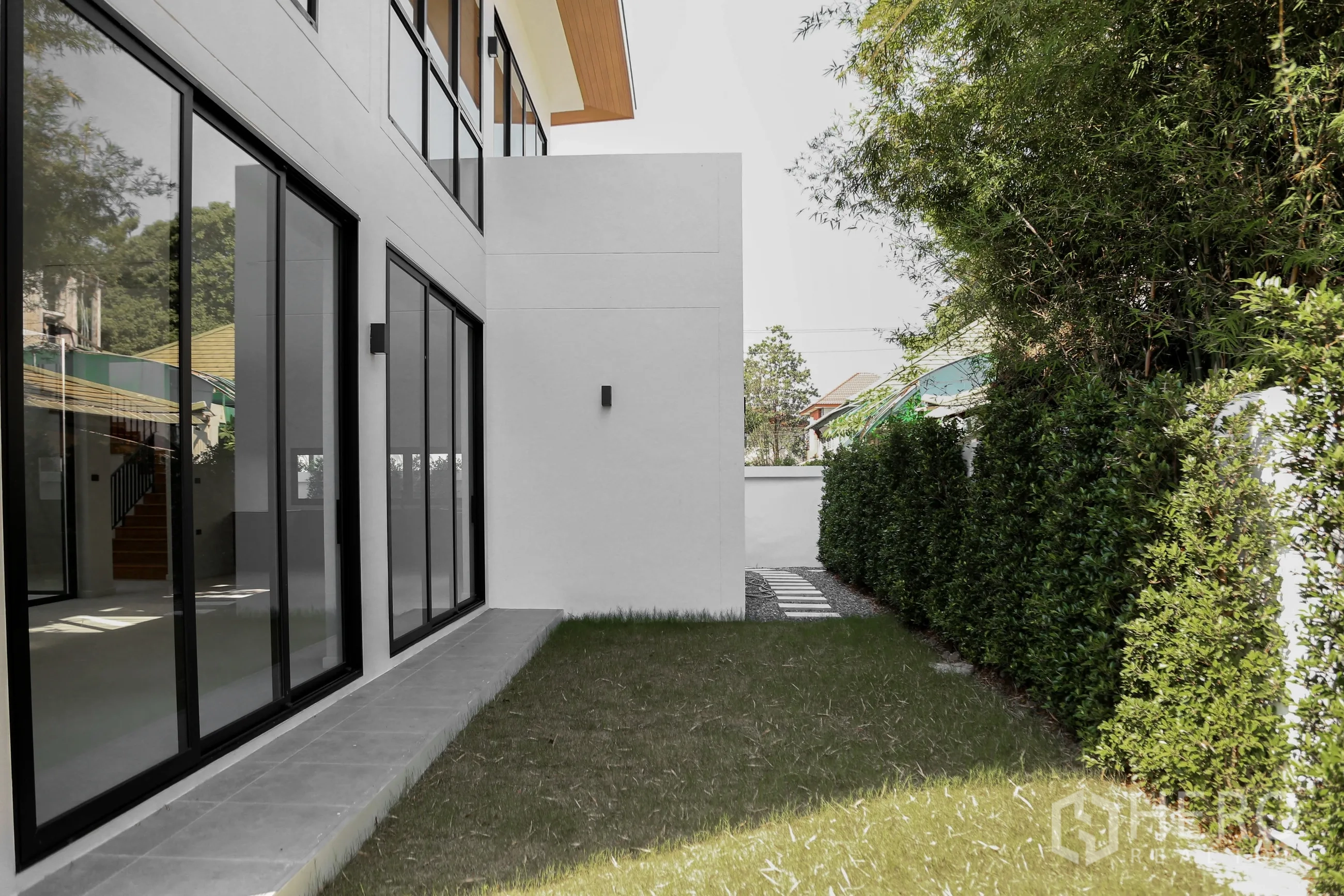Property Image #21 for property HRE00717