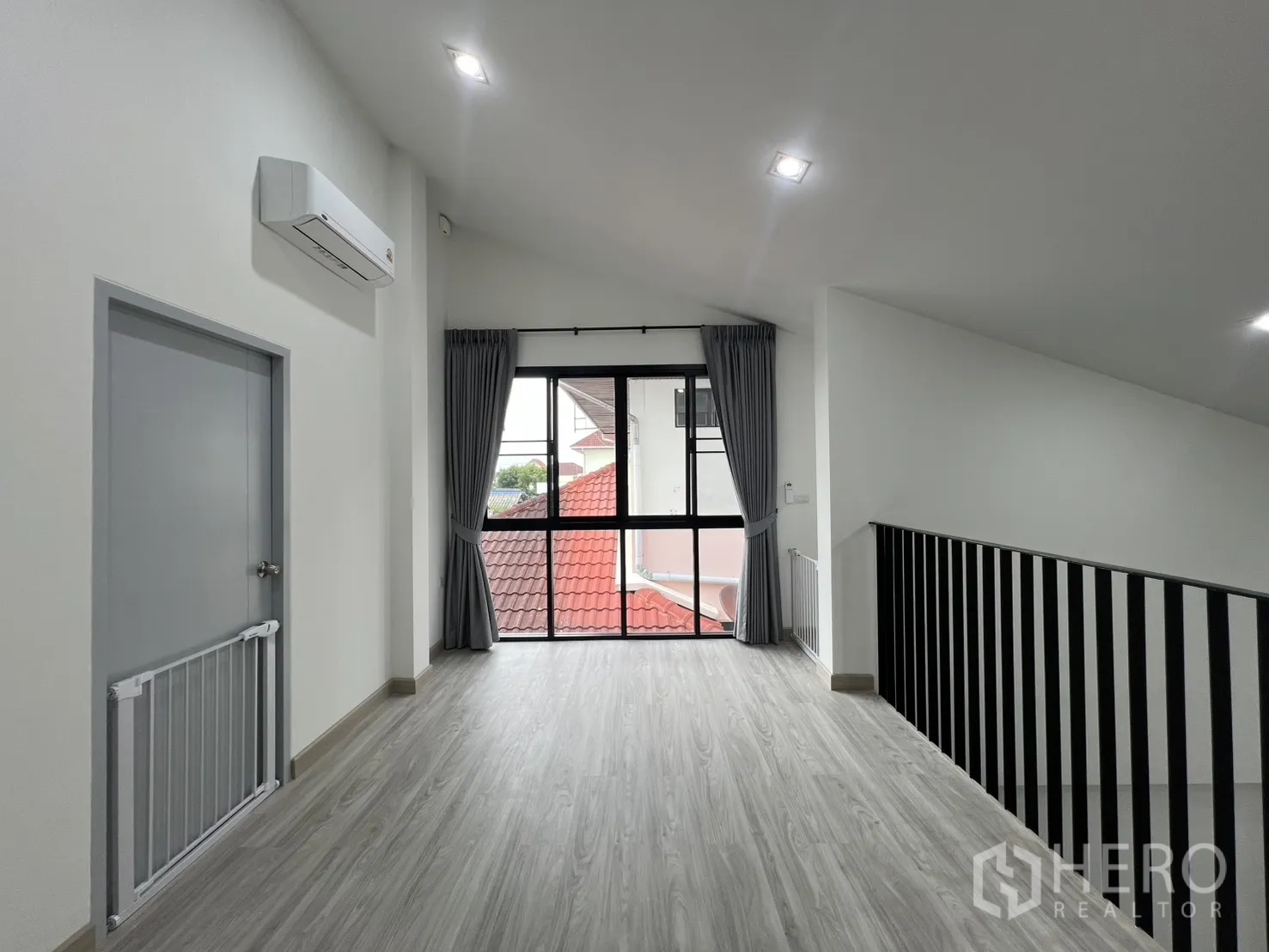 Property Image #32 for property HRE01190