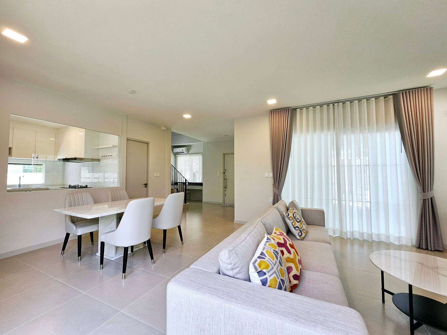 Property Image #17 for property HRE00062