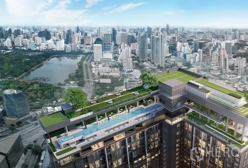 Condominium for sale in Khlong Toei, Bangkok - Aerial view of rooftop pool, sky garden and the Bangkok skyline.