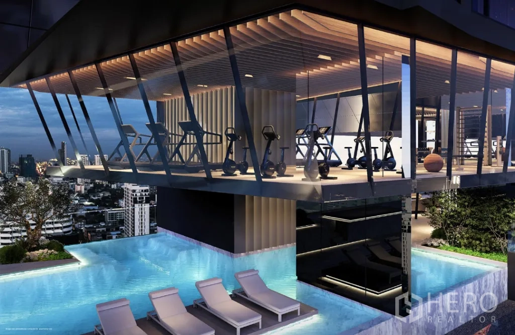 คอนโด ขายในWatthana, Bangkok - ฟิตเนสผนังกระจกลอยฟ้าเหนือสระว่ายน้ำอินฟินิตี้พร้อมวิวสกายไลน์