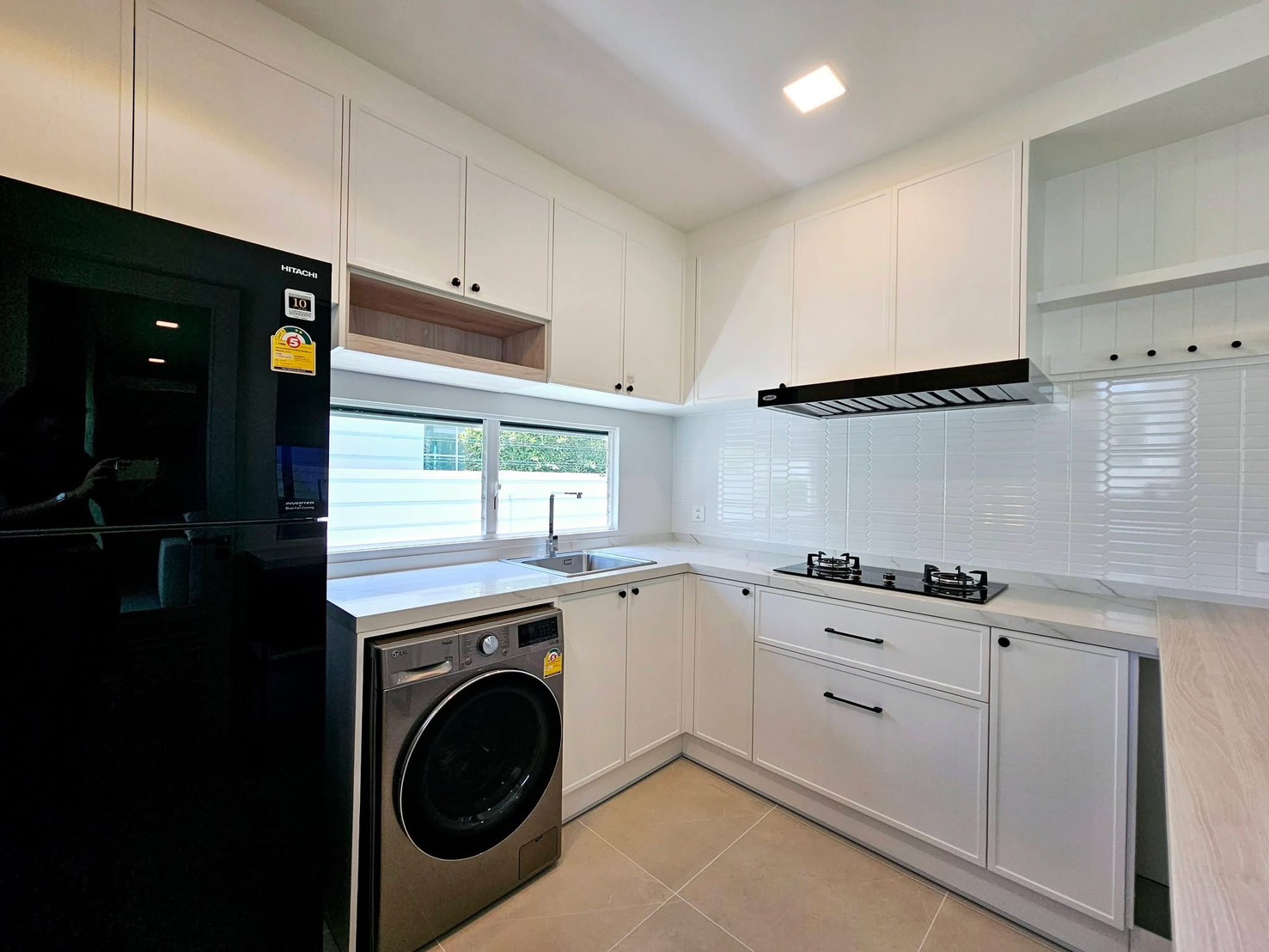 Property Image #16 for property HRE00062