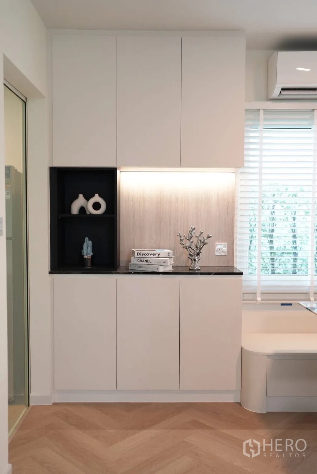 Property Image #16 for property HRE00225