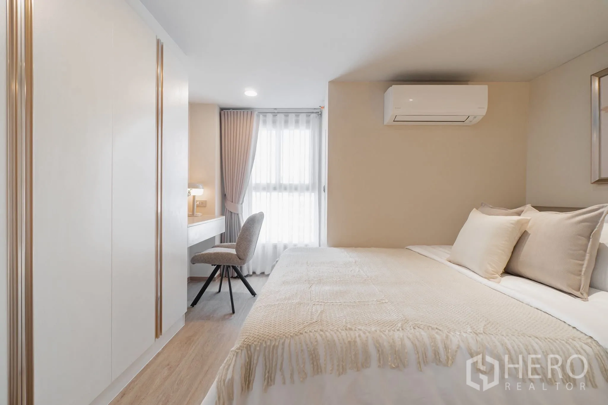Property Image #1 for property HRE00744