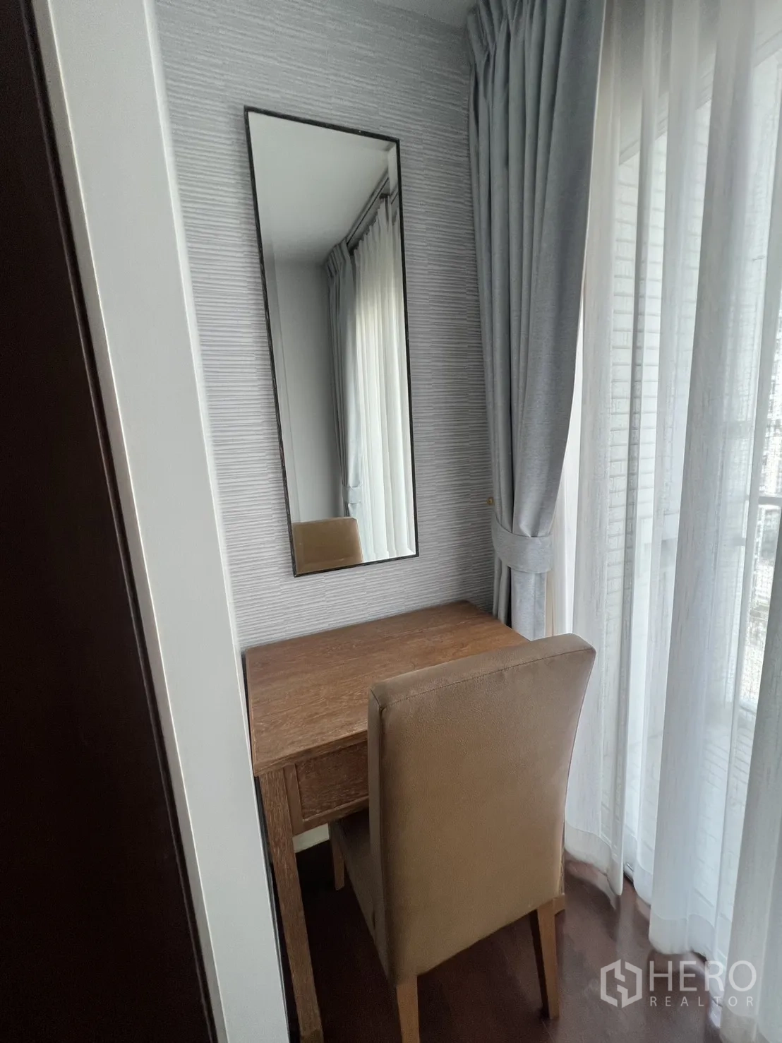 Property Image #6 for property HRE00658