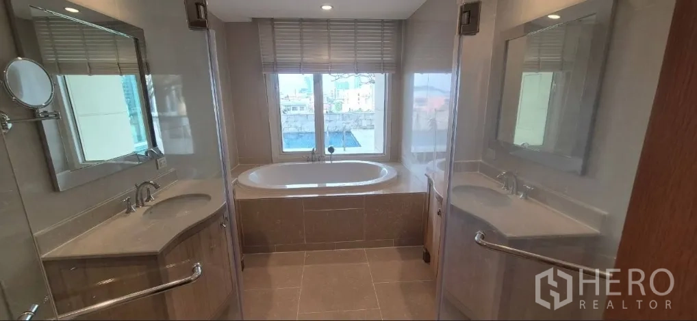 Property Image #3 for property HRE00703