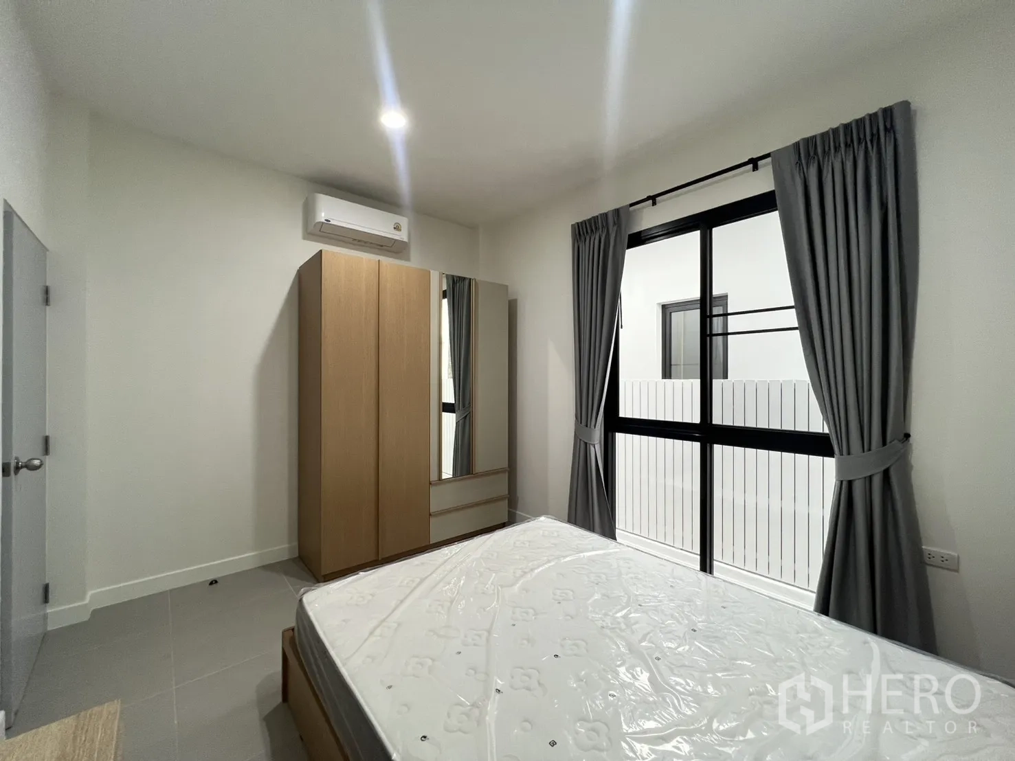Property Image #35 for property HRE01190