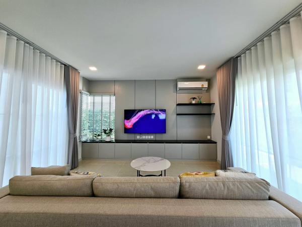 Property Image #17 for property HRE00062