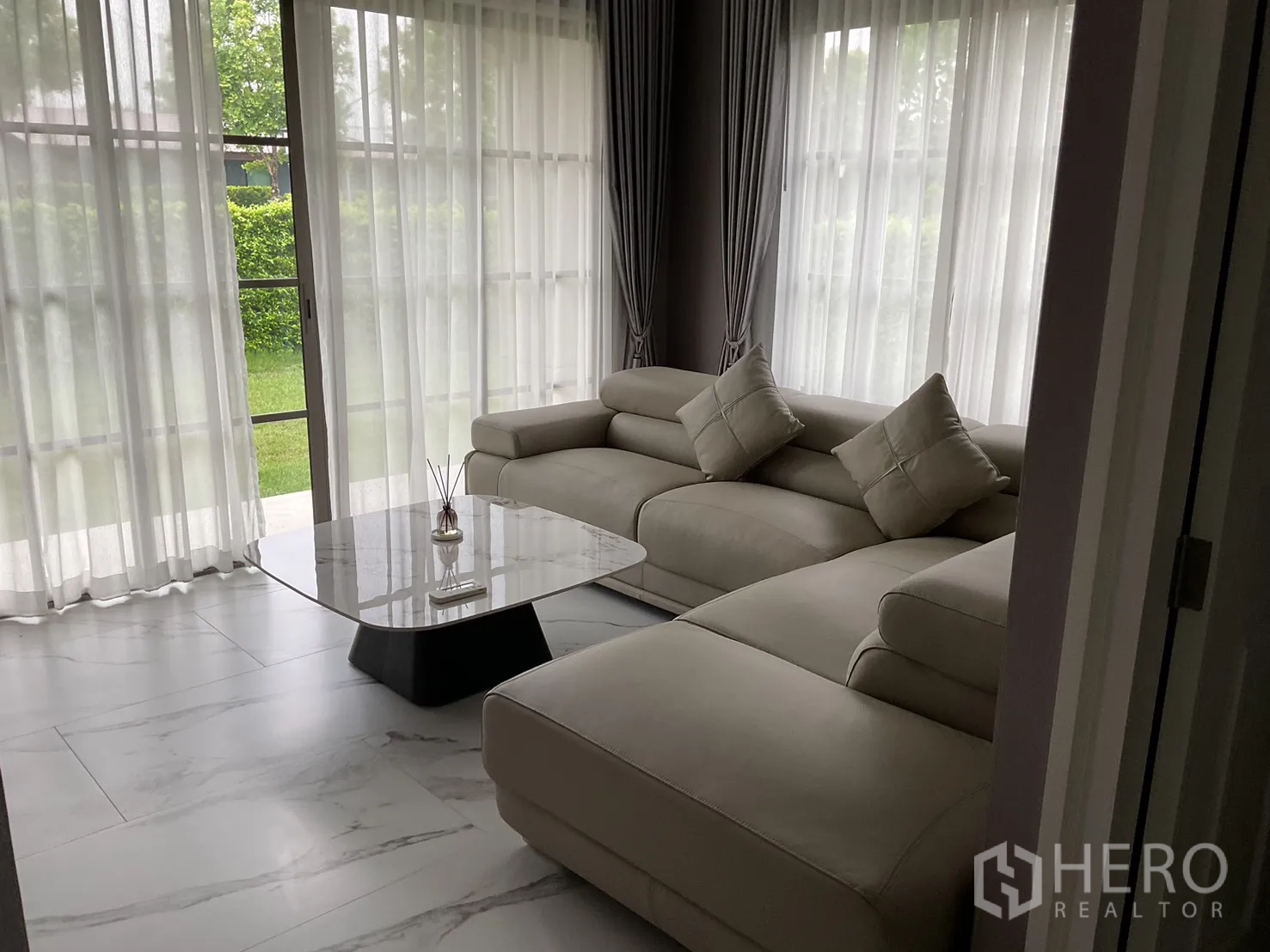 Property Image #6 for property HRE00809